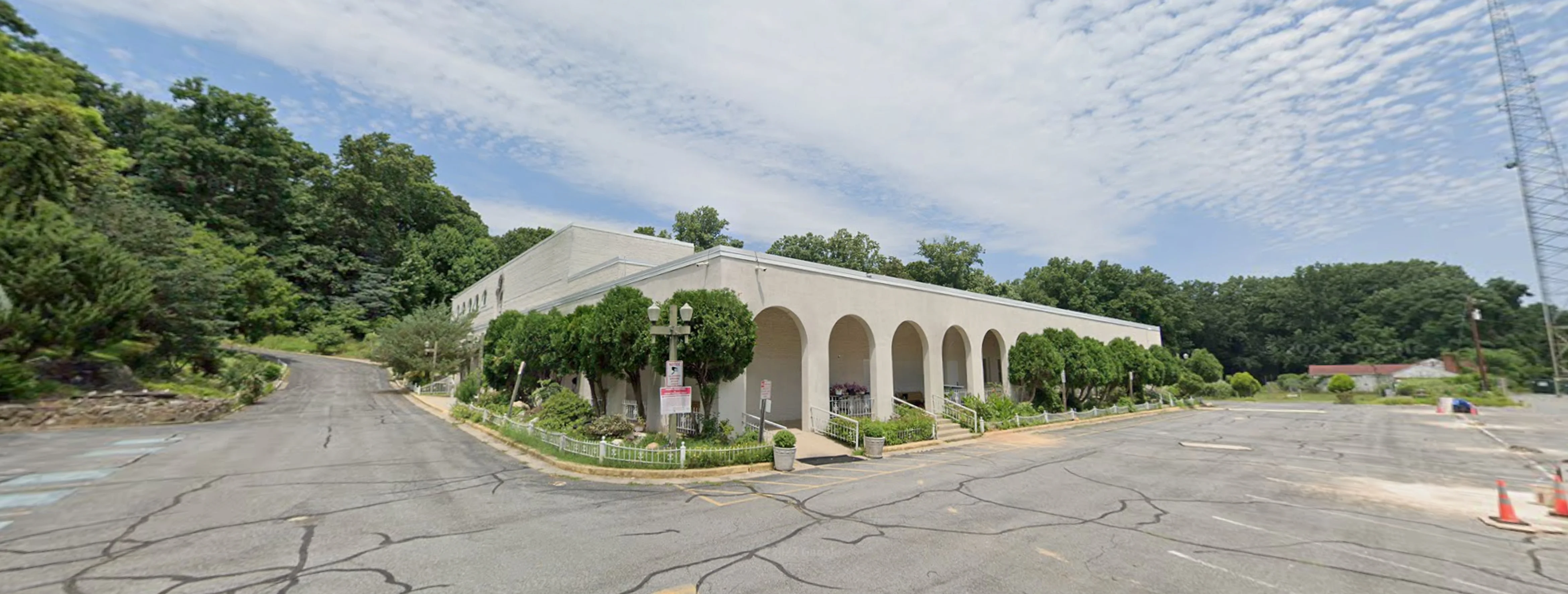 Exterior view of Islamic Education Center Potomac building